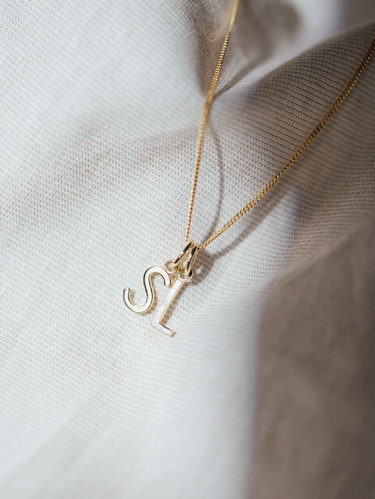 The Letter Charm | Buchstaben Anhänger A-Z | 14k Echtgold - Image 4