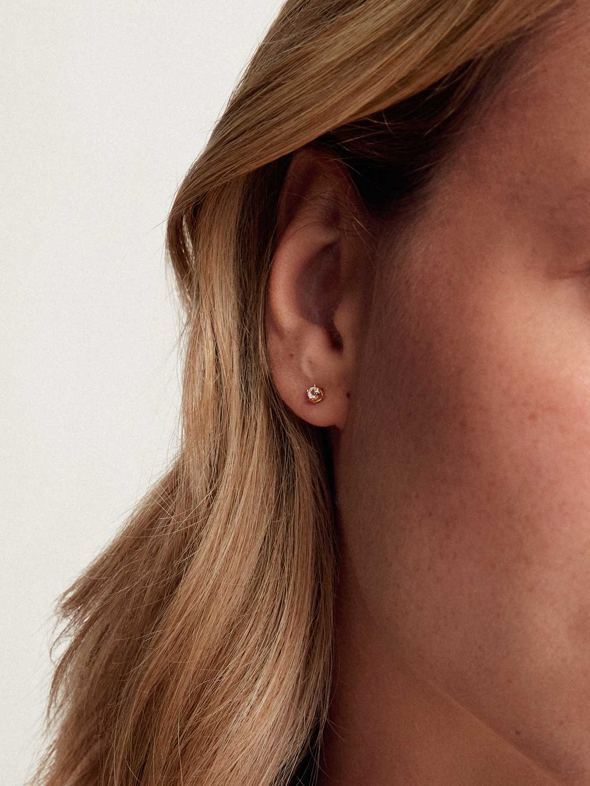 Birthstone Ohrringe April | 14k Echtgold & Weißer Saphir - Image 2