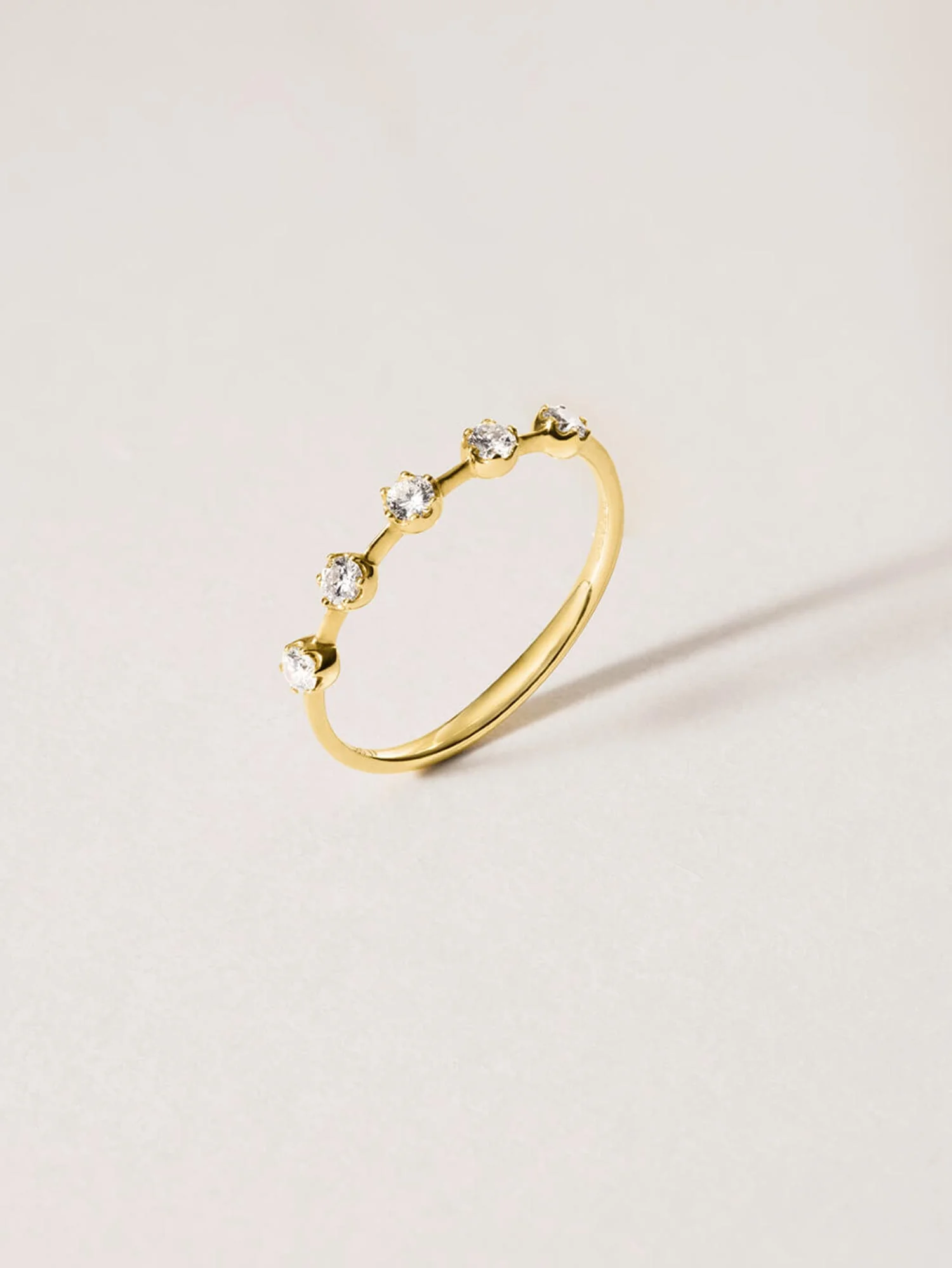 Ring Piper | Five Tiny Diamonds